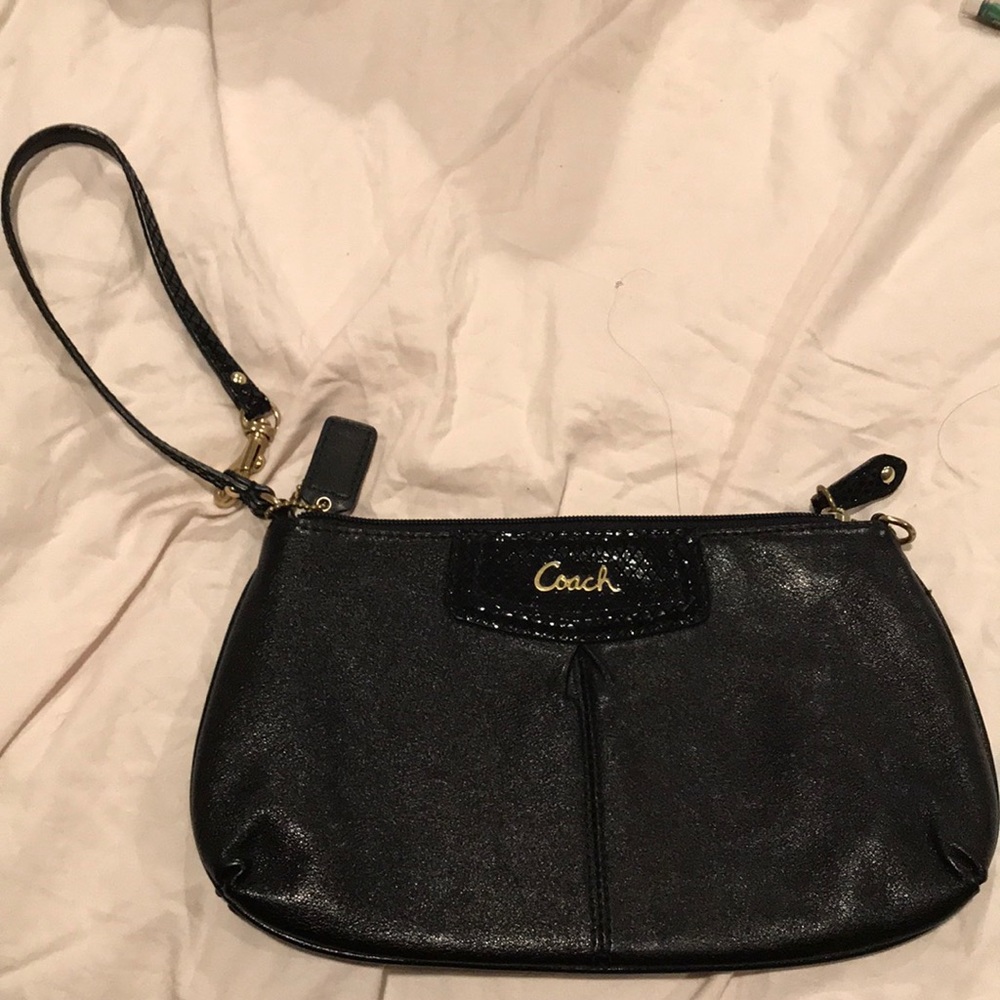 Coach wristlet(authentic)